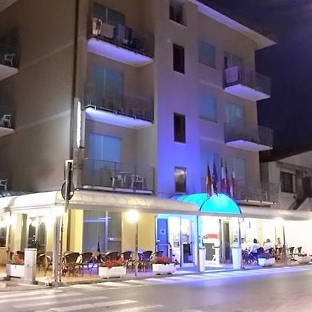 Hotel Fornaro Caorle Exteriör bild